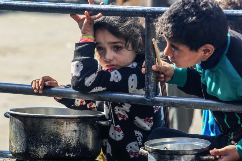 A,Charity,Organization,Distributes,Food,,takiya,,To,Displaced,Palestinians,,In